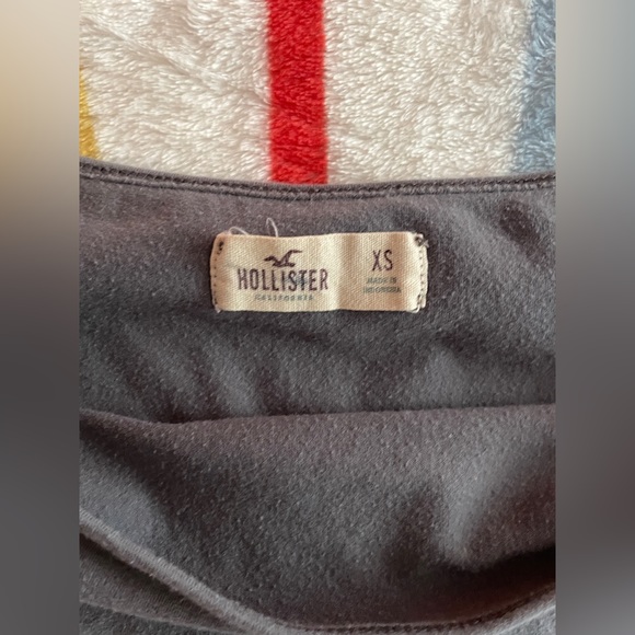 Hollister Gray Off the Shoulder Crop Top - Picture 2 of 3